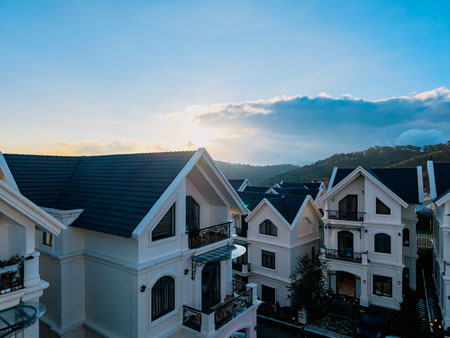The Clouds Floating Around Măng Lin Villa Da Lat