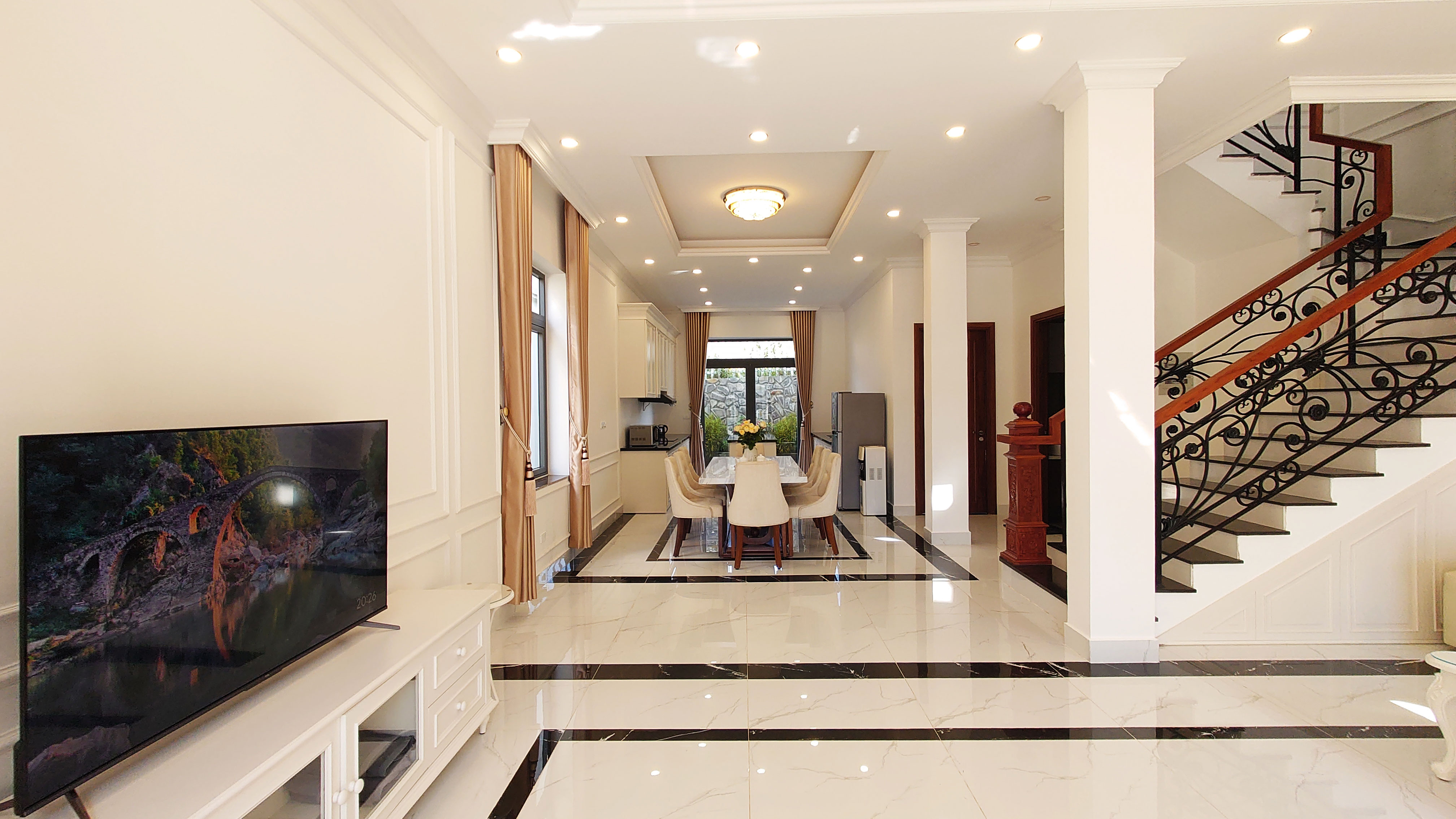 Villa 608
